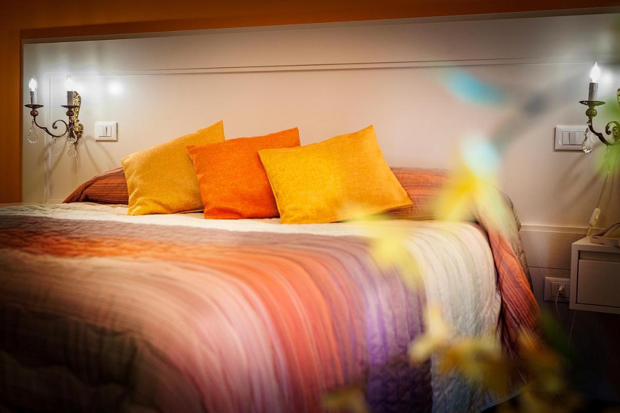 La Rocchetta Bed & Breakfast Valeggio sul Mincio Luaran gambar
