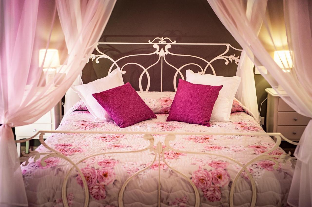 La Rocchetta Bed & Breakfast Valeggio sul Mincio Luaran gambar