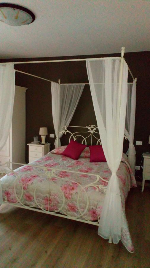 La Rocchetta Bed & Breakfast Valeggio sul Mincio Luaran gambar