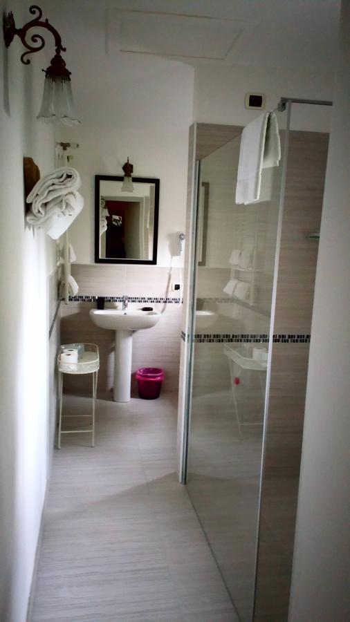 La Rocchetta Bed & Breakfast Valeggio sul Mincio Luaran gambar
