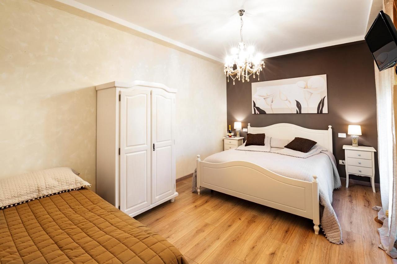 La Rocchetta Bed & Breakfast Valeggio sul Mincio Luaran gambar