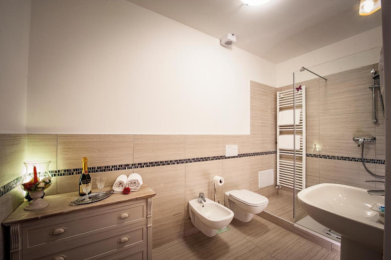 La Rocchetta Bed & Breakfast Valeggio sul Mincio Luaran gambar
